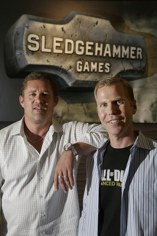 Глен шофилд. Michael Condrey. Sledgehammer games. Студия Sledgehammer. Глен Шофилд американский дизайнер.